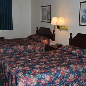 Brookshire Inn & Suites